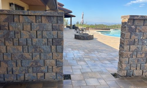 Henri-freestanding wall